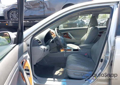 2010 Toyota Camry Xle V6 z USA, uszkodzony, nr VIN JTNBK3EK8A3047254